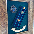 Рамка-коллаж с символикой «Пограничные войска» , погоном майор,  лентой «За верность традициям» 
